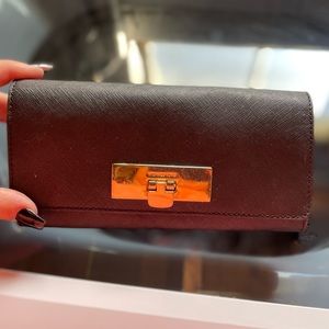 Michael kors used real wallet